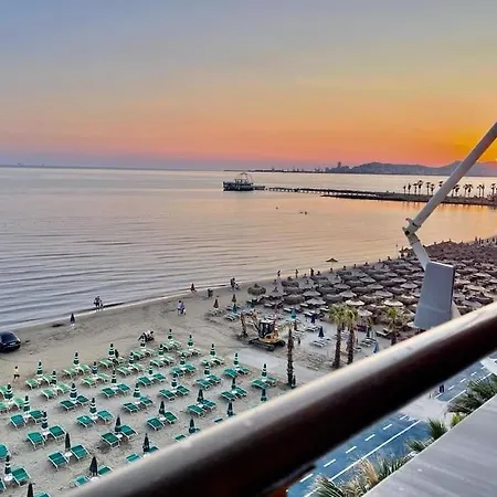 Durres Beach Apartment 度假居 *